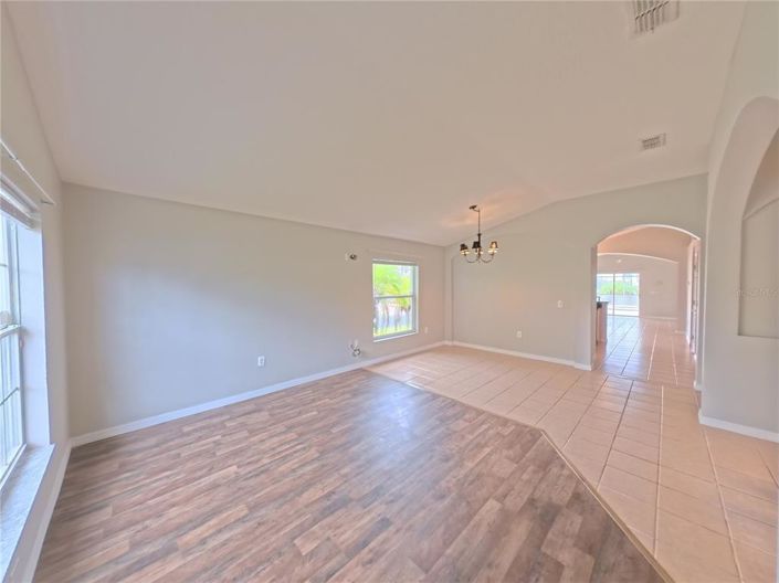 Image No.11-4 Bed Property for sale