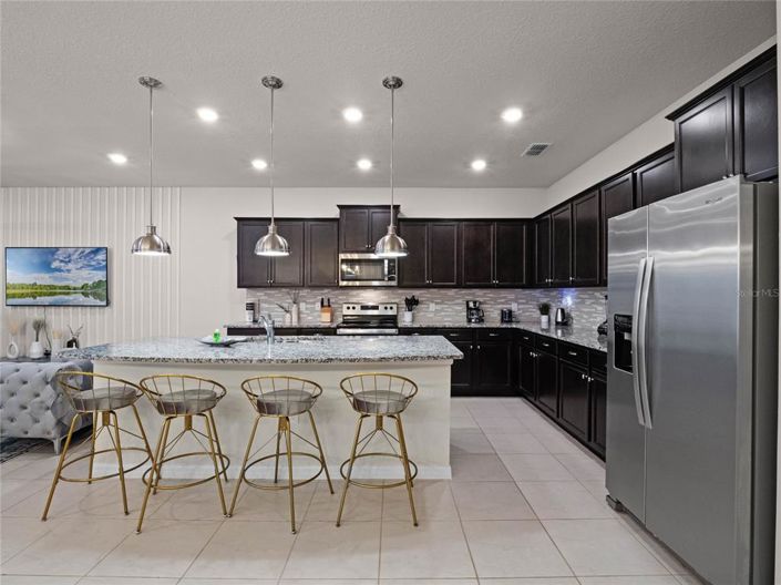 Image No.18-10 Bed Property for sale