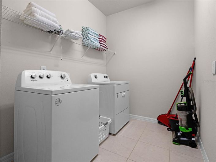 Image No.6-10 Bed House for sale