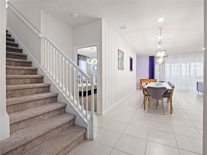 Image No.8-10 Bed House for sale