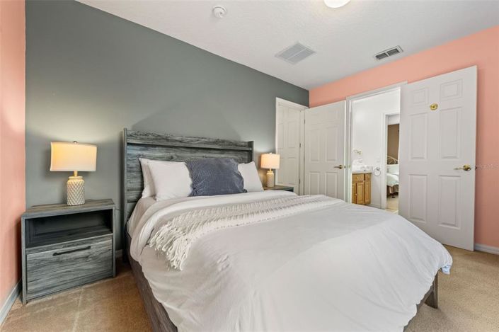 Image No.8-4 Bed Property for sale