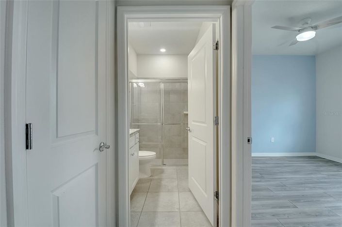 Image No.10-8 Bed Property for sale