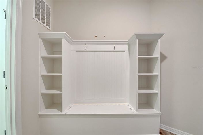 Image No.17-8 Bed House for sale