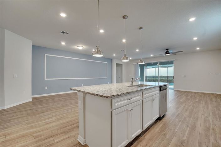 Image No.26-8 Bed Property for sale