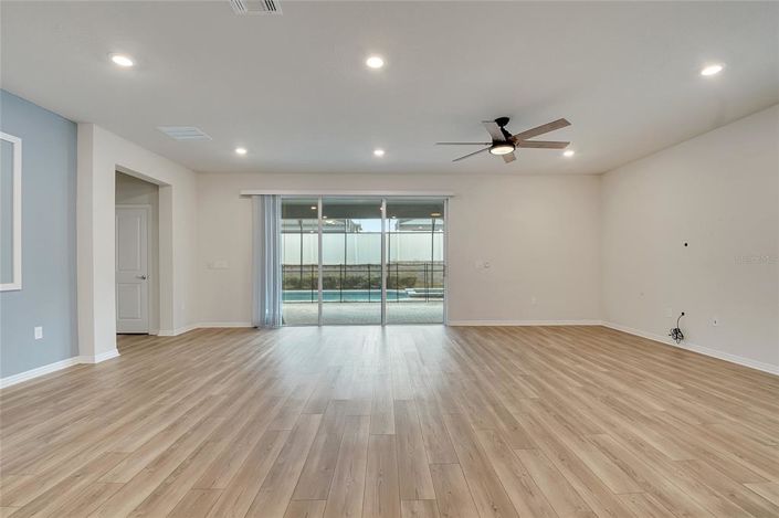 Image No.34-8 Bed House for sale