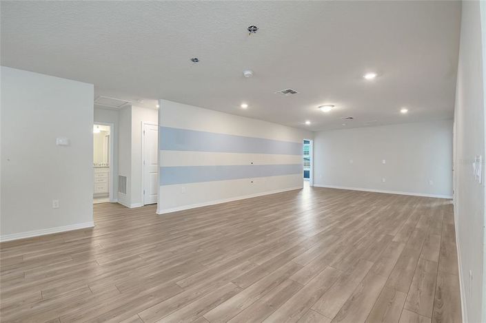 Image No.50-8 Bed House for sale