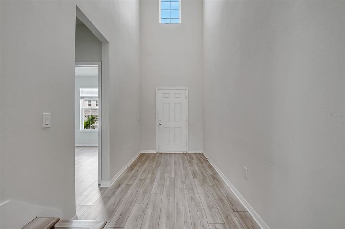 Image No.8-8 Bed Property for sale