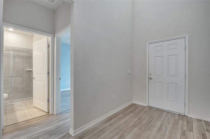 Image No.9-8 Bed House for sale