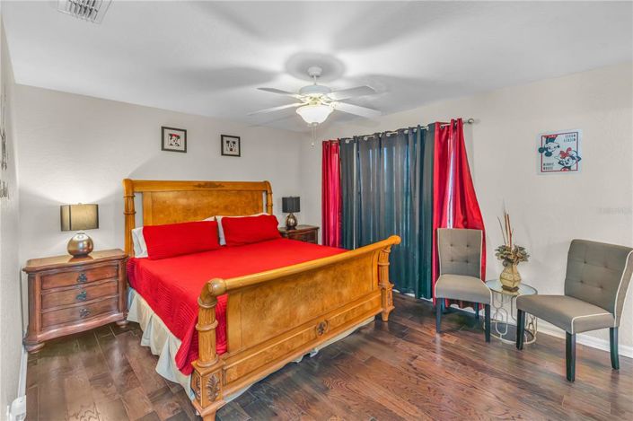 Image No.21-4 Bed Townhouse for sale