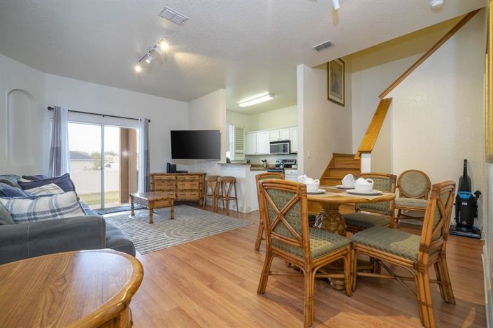 Image No.12-4 Bed Townhouse for sale