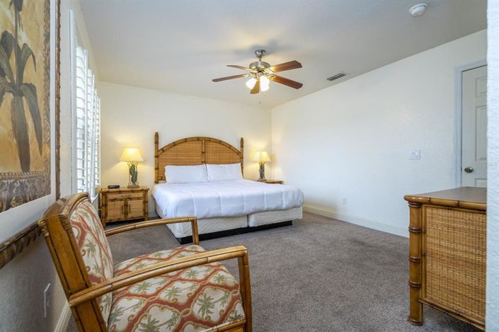 Image No.23-4 Bed Townhouse for sale