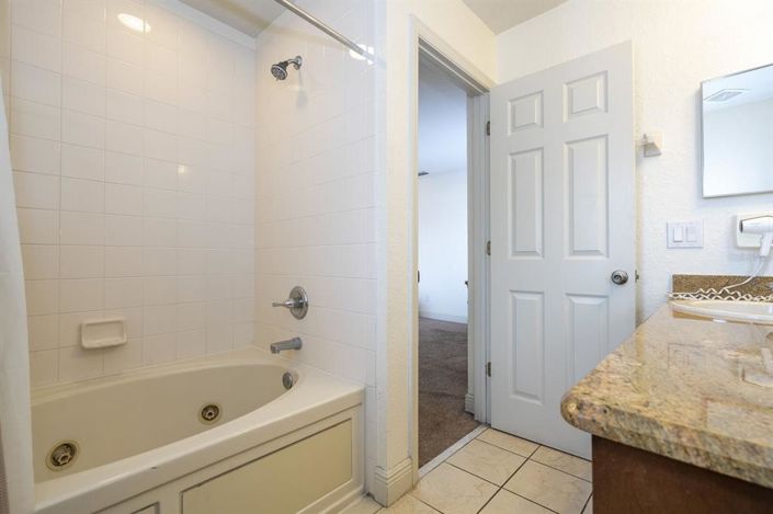 Image No.35-4 Bed Townhouse for sale