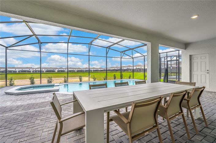 Image No.14-9 Bed Property for sale