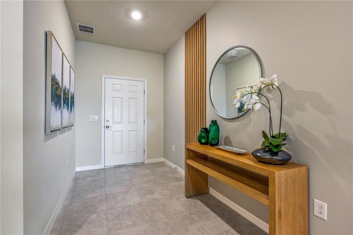 Image No.2-9 Bed Property for sale