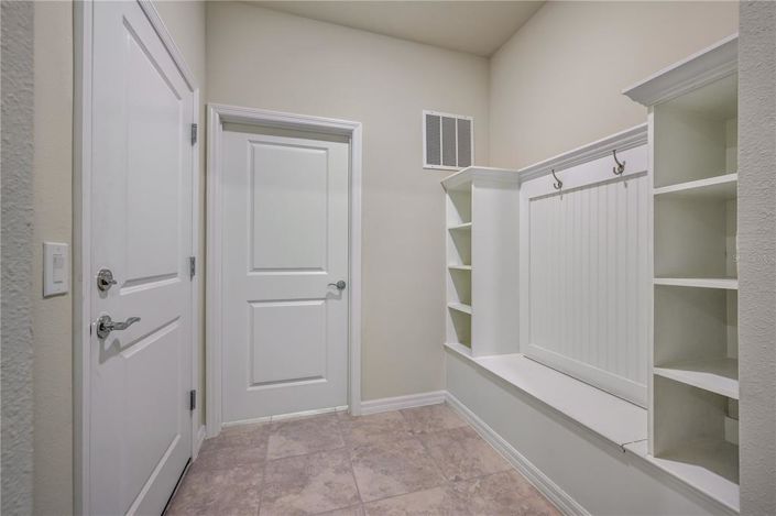 Image No.28-9 Bed Property for sale