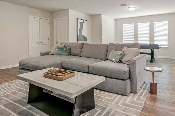 Image No.35-9 Bed Property for sale