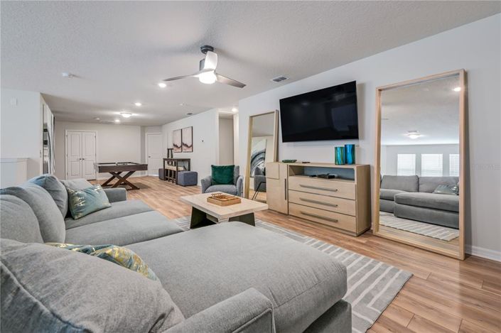 Image No.36-9 Bed Property for sale