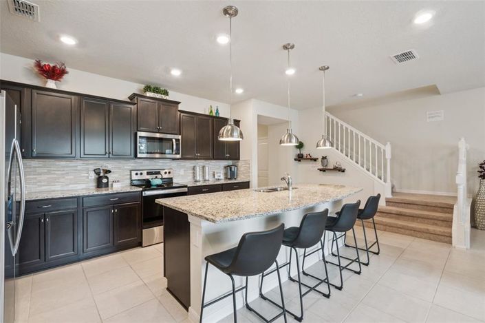 Image No.7-5 Bed Townhouse for sale