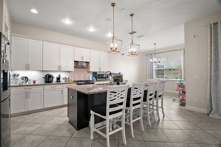 Image No.10-5 Bed Property for sale