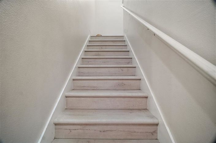 Image No.19-5 Bed House for sale