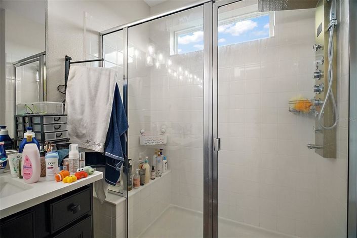 Image No.25-5 Bed House for sale