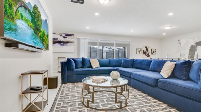 Image No.13-10 Bed Property for sale