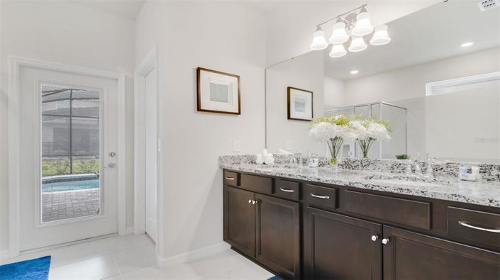 Image No.18-10 Bed House for sale