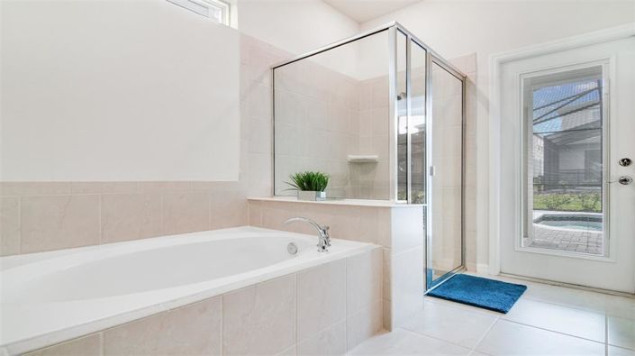 Image No.19-10 Bed Property for sale