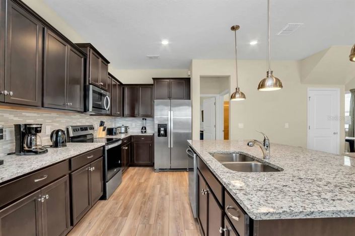 Image No.7-5 Bed House for sale