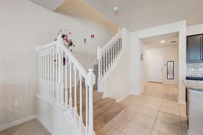 Image No.20-5 Bed Townhouse for sale