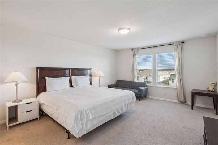 Image No.26-5 Bed Townhouse for sale