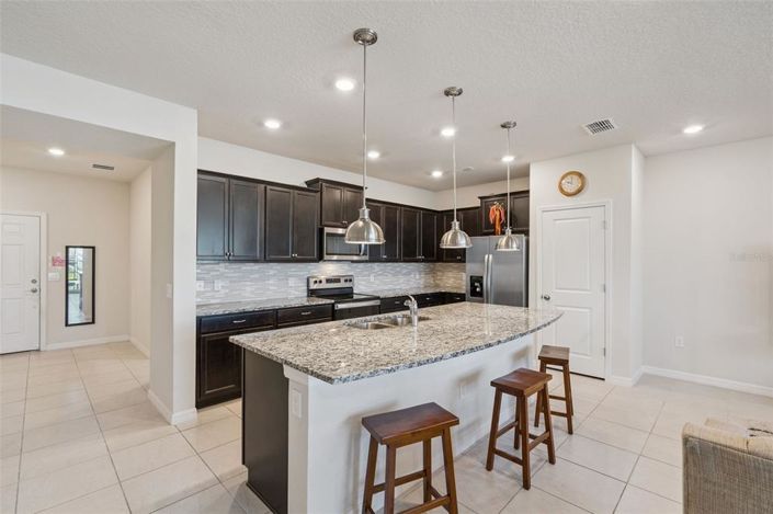 Image No.5-5 Bed Townhouse for sale