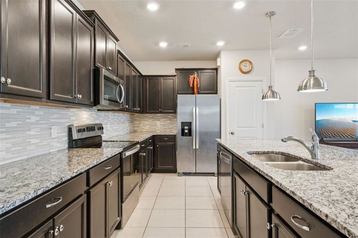 Image No.6-5 Bed Townhouse for sale