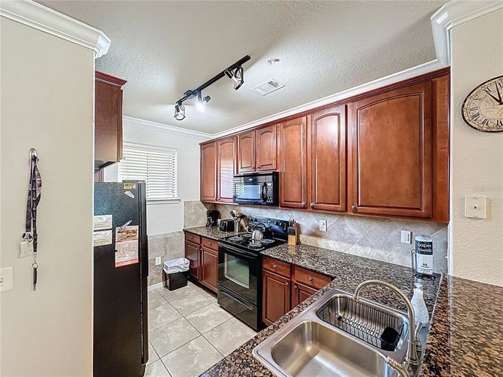 Image No.15-3 Bed Property for sale