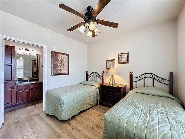 Image No.32-3 Bed Property for sale