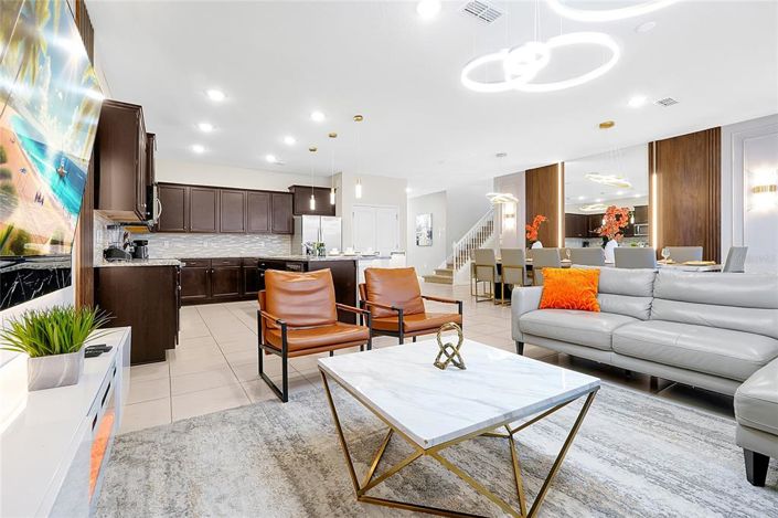 Image No.10-10 Bed Property for sale