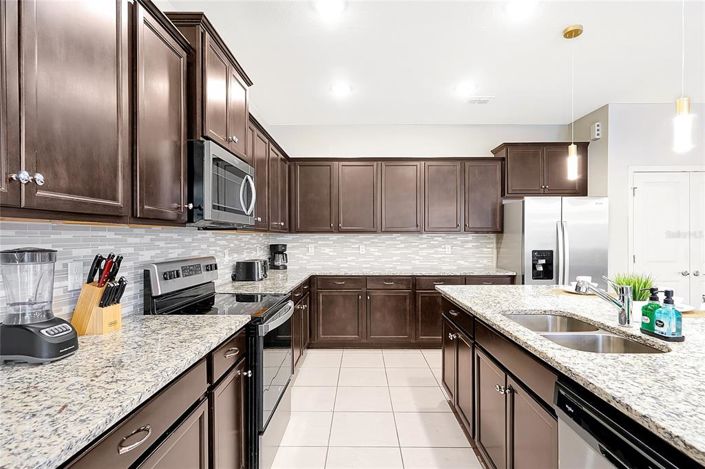 Image No.14-10 Bed Property for sale