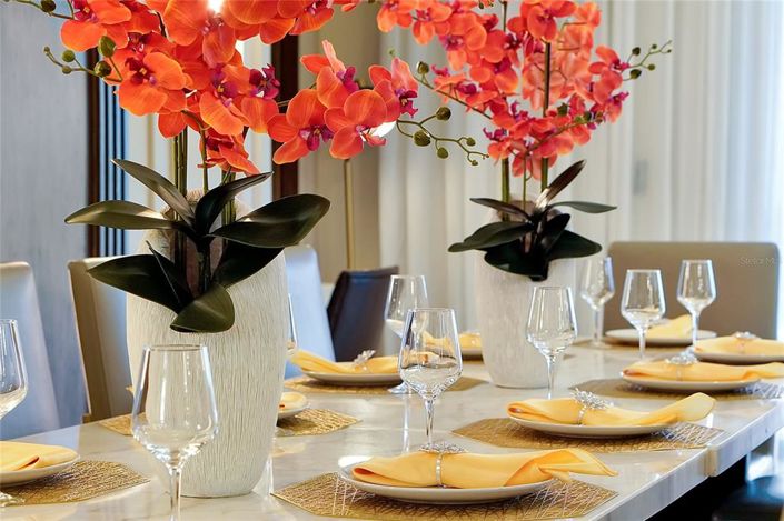 Image No.19-10 Bed Property for sale