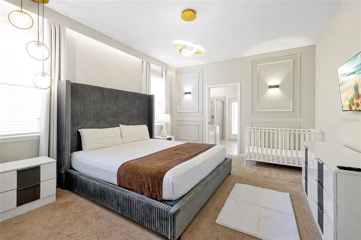 Image No.33-10 Bed House for sale