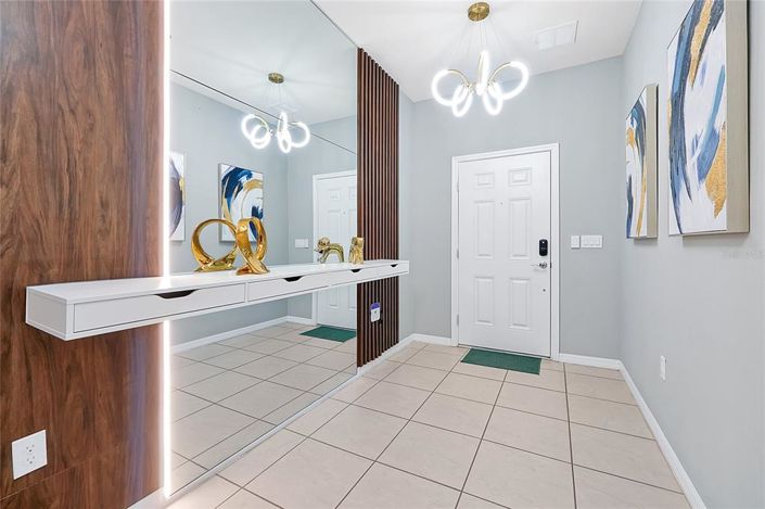 Image No.4-10 Bed House for sale