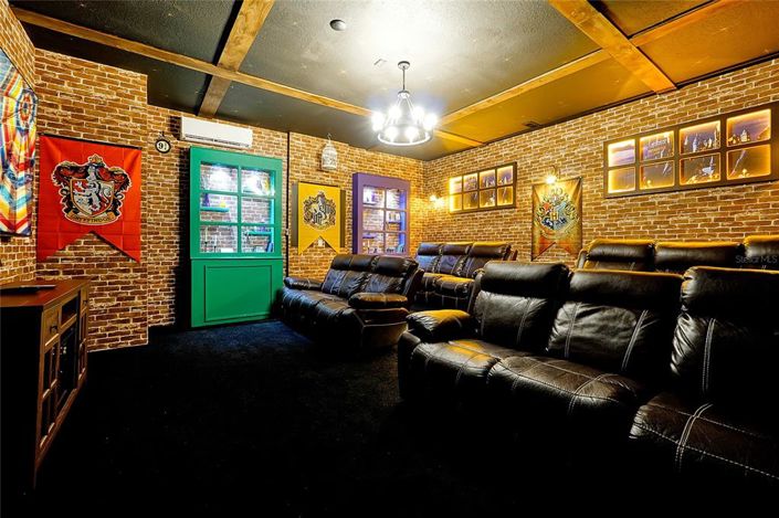 Image No.48-10 Bed House for sale