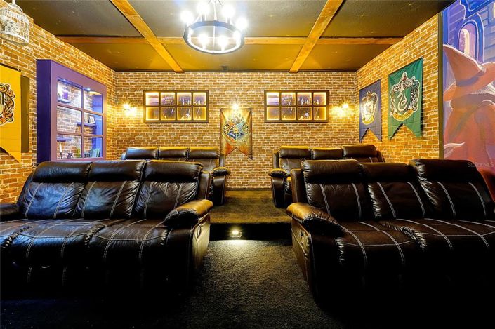 Image No.49-10 Bed Property for sale