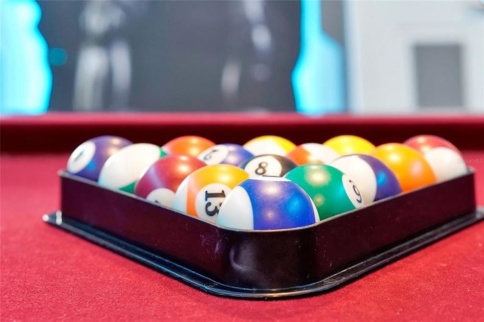 Image No.53-10 Bed Property for sale