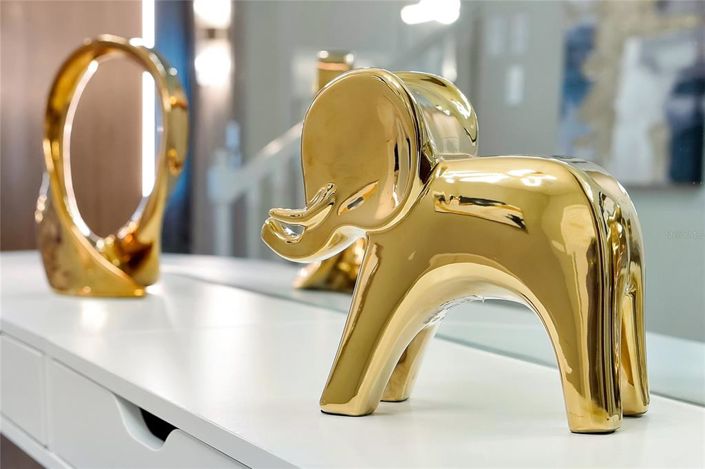 Image No.6-10 Bed House for sale