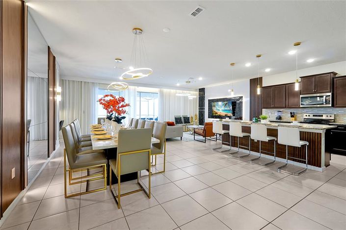 Image No.7-10 Bed Property for sale