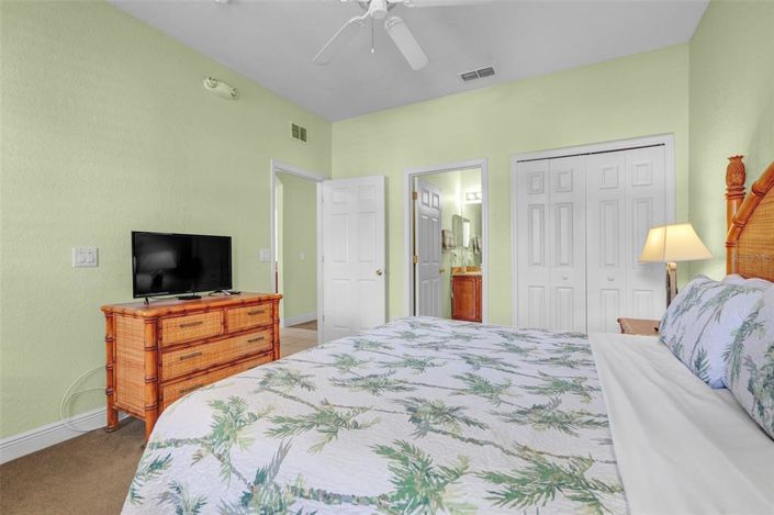 Image No.12-4 Bed Townhouse for sale