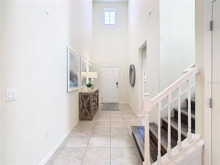 Image No.2-8 Bed House for sale