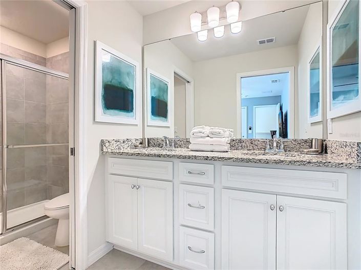 Image No.36-8 Bed House for sale