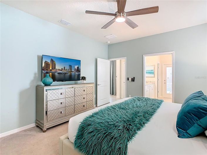 Image No.37-8 Bed Property for sale