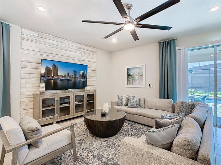 Image No.8-8 Bed House for sale